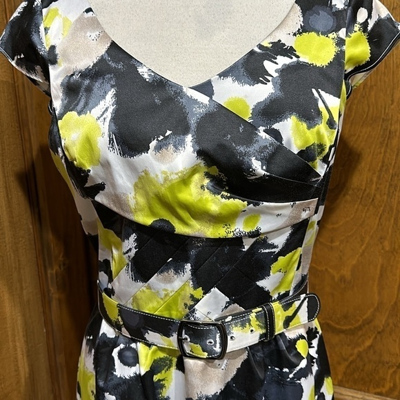 Antonio Melani Abstract Floral Print Belted Dress Size 10 - EUC - Picture 2 of 6